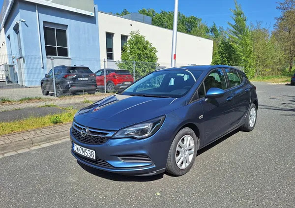 samochody osobowe Opel Astra cena 48000 przebieg: 79000, rok produkcji 2016 z Wrocław